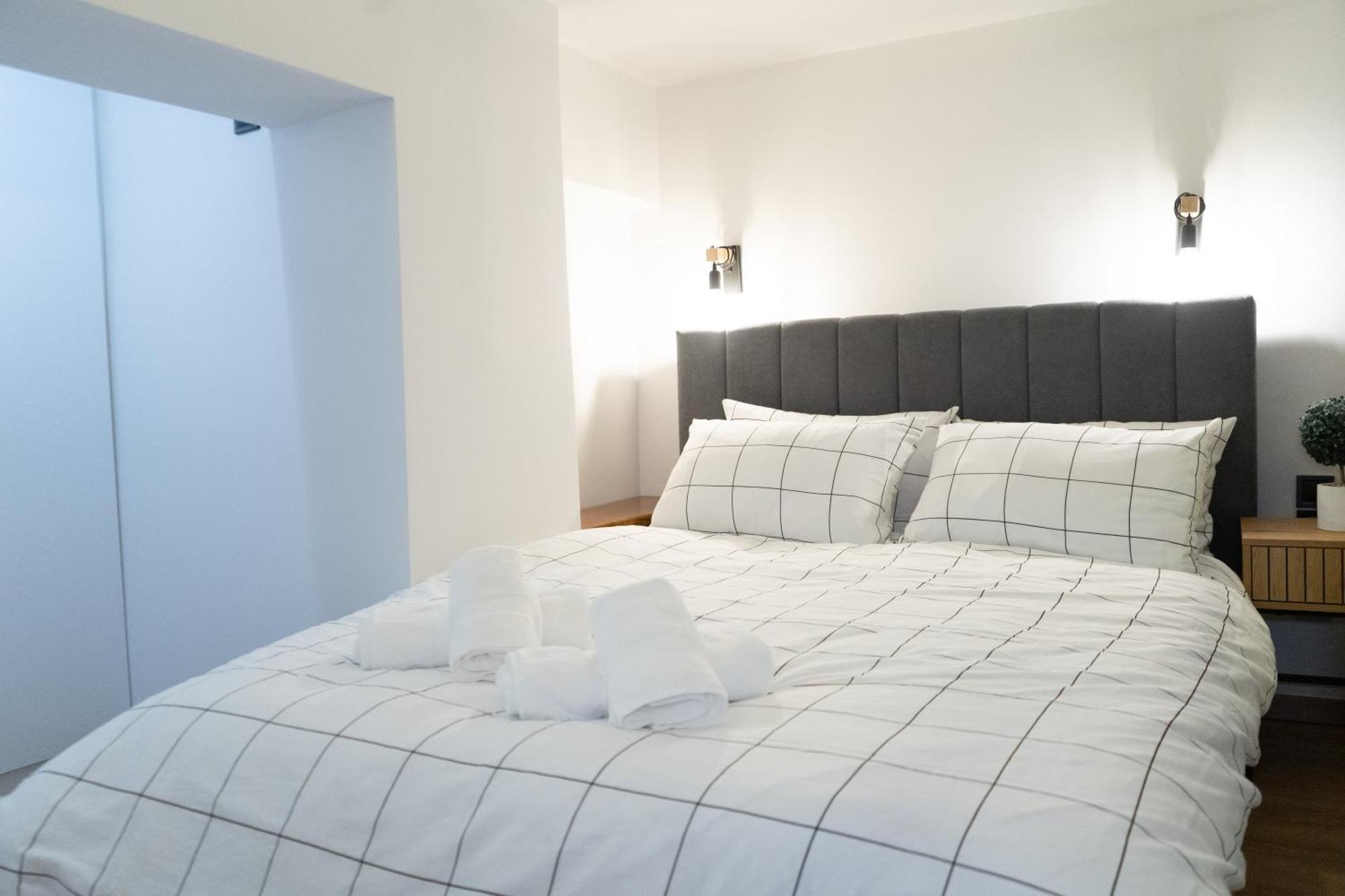 Cozyloft 2 Apartment พาทรา ภายนอก รูปภาพ