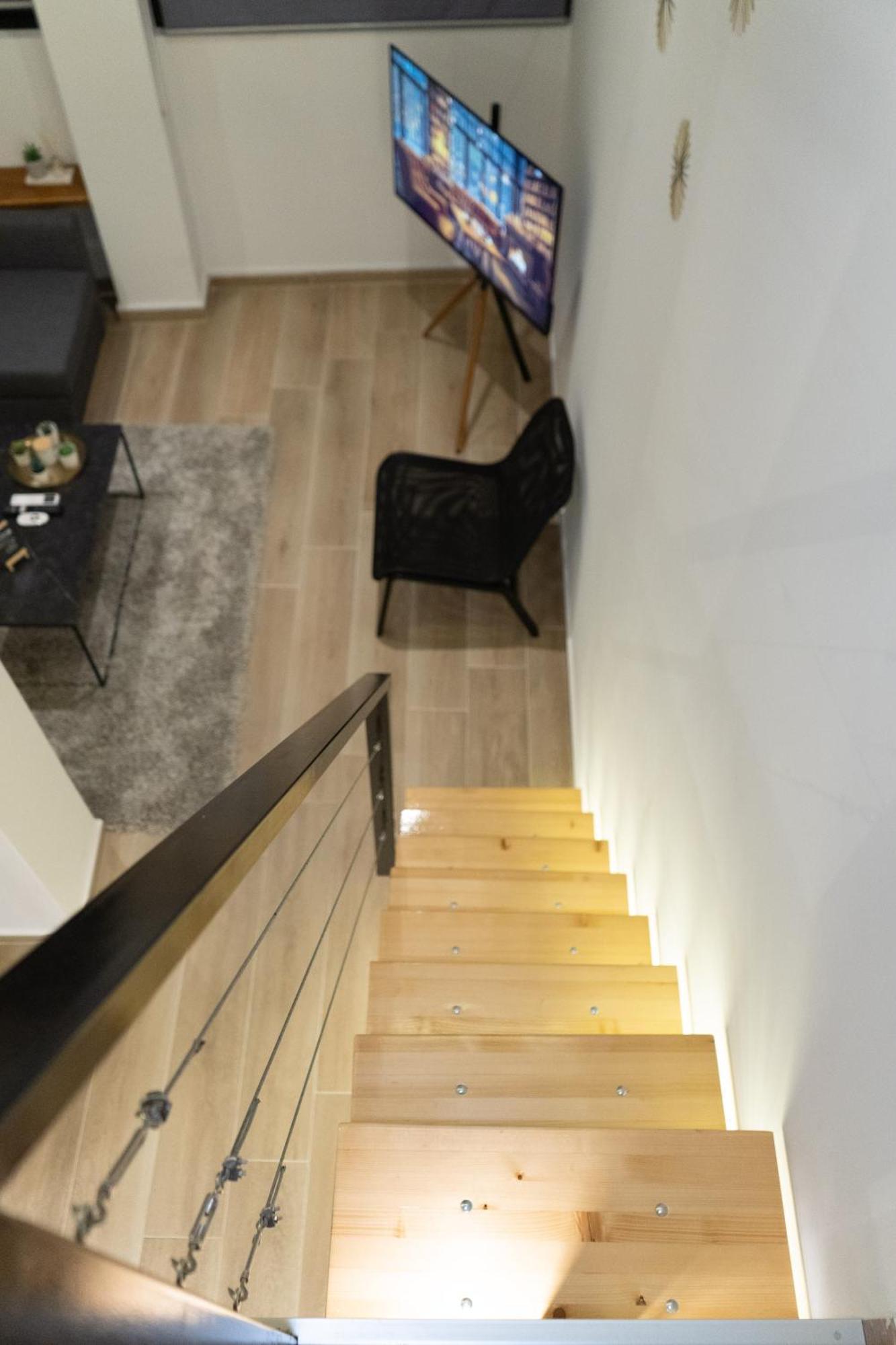 Cozyloft 2 Apartment พาทรา ภายนอก รูปภาพ